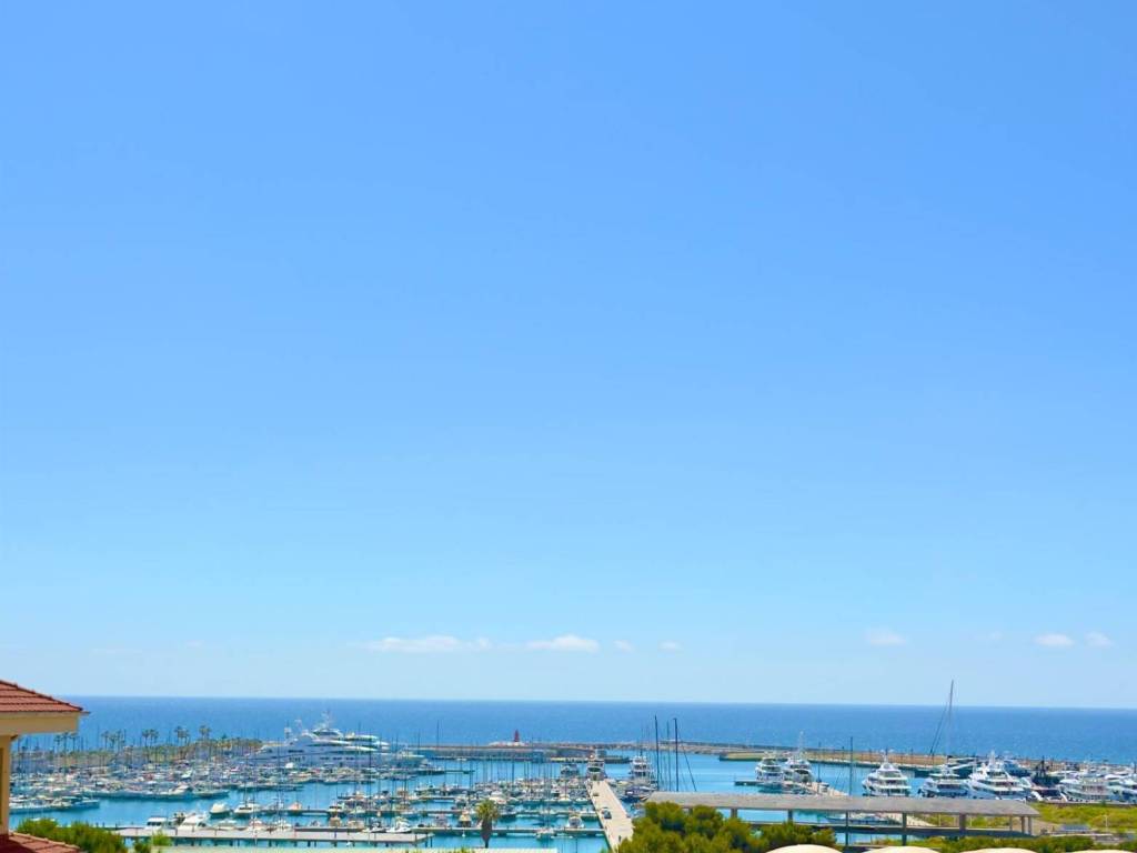 appartamento in vendita ad Imperia in zona Porto Maurizio