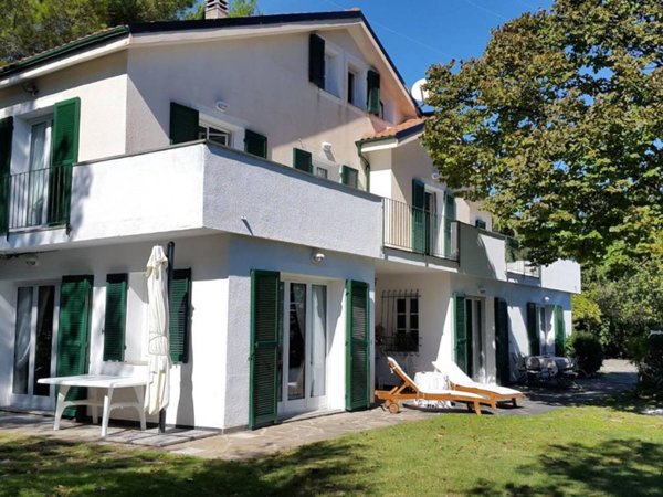 casa indipendente in vendita ad Imperia in zona Oneglia