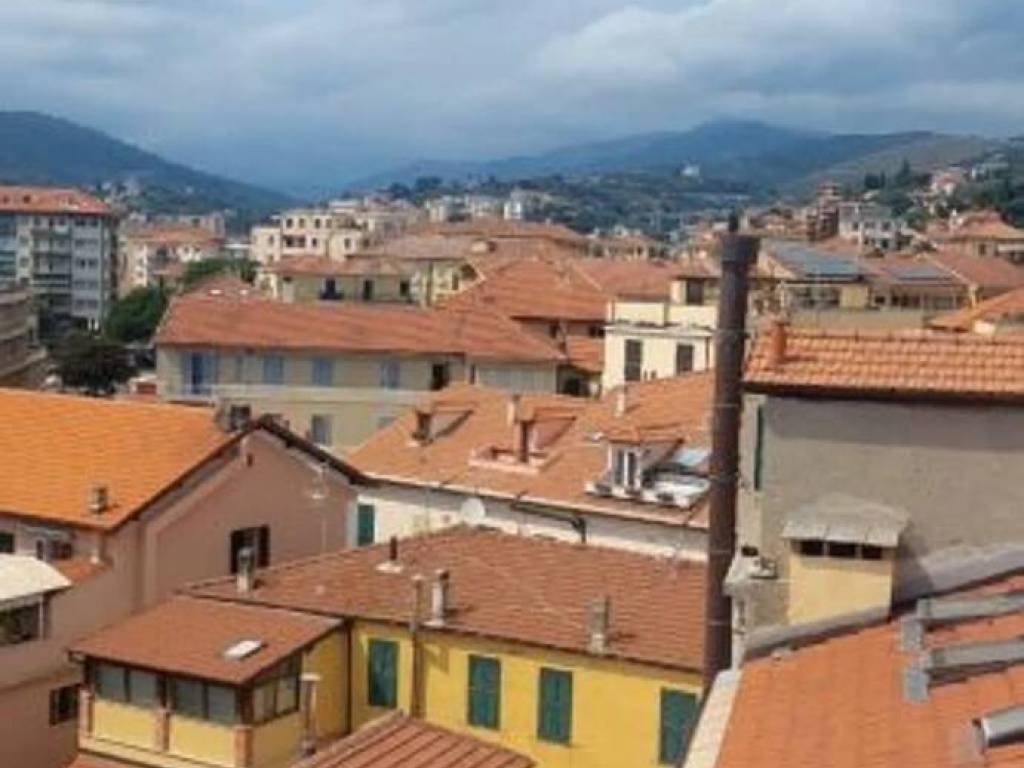 appartamento in vendita ad Imperia in zona Oneglia