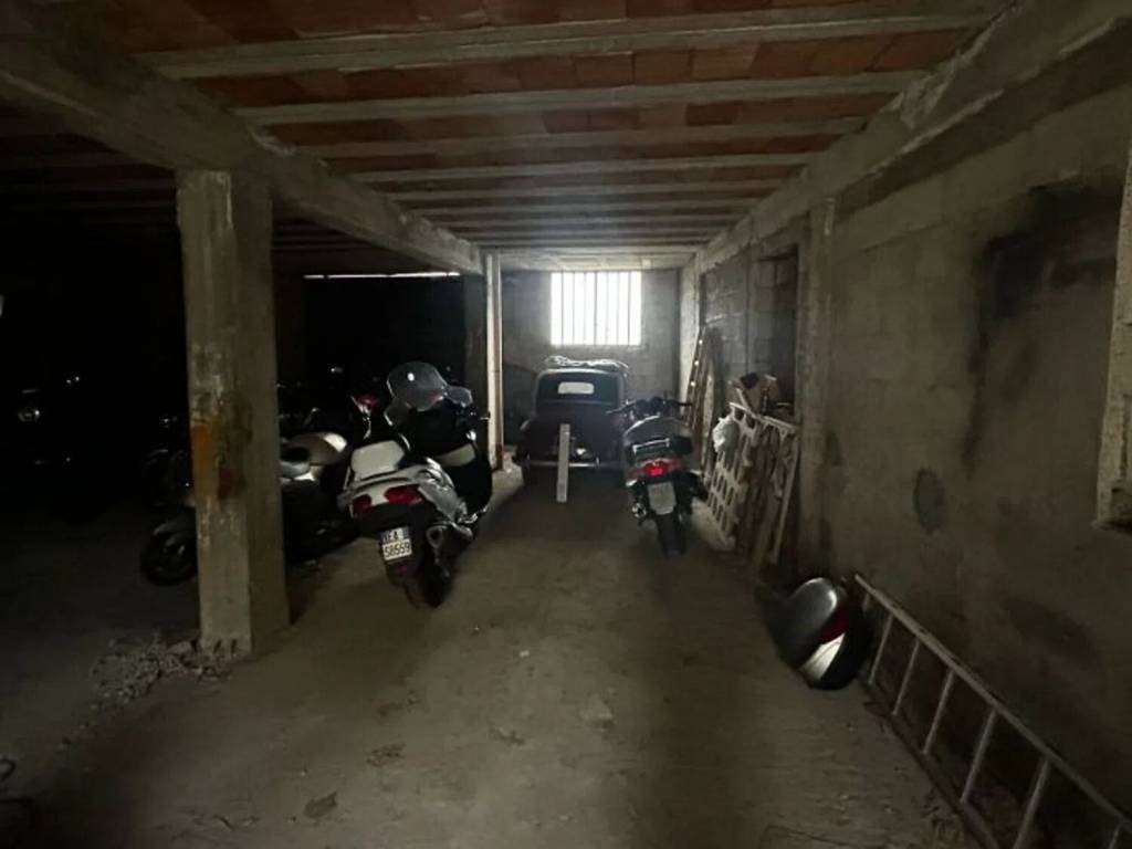 negozio in vendita ad Imperia in zona Oneglia
