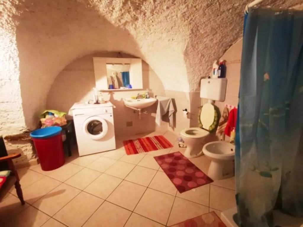appartamento in vendita ad Imperia in zona Montegrazie