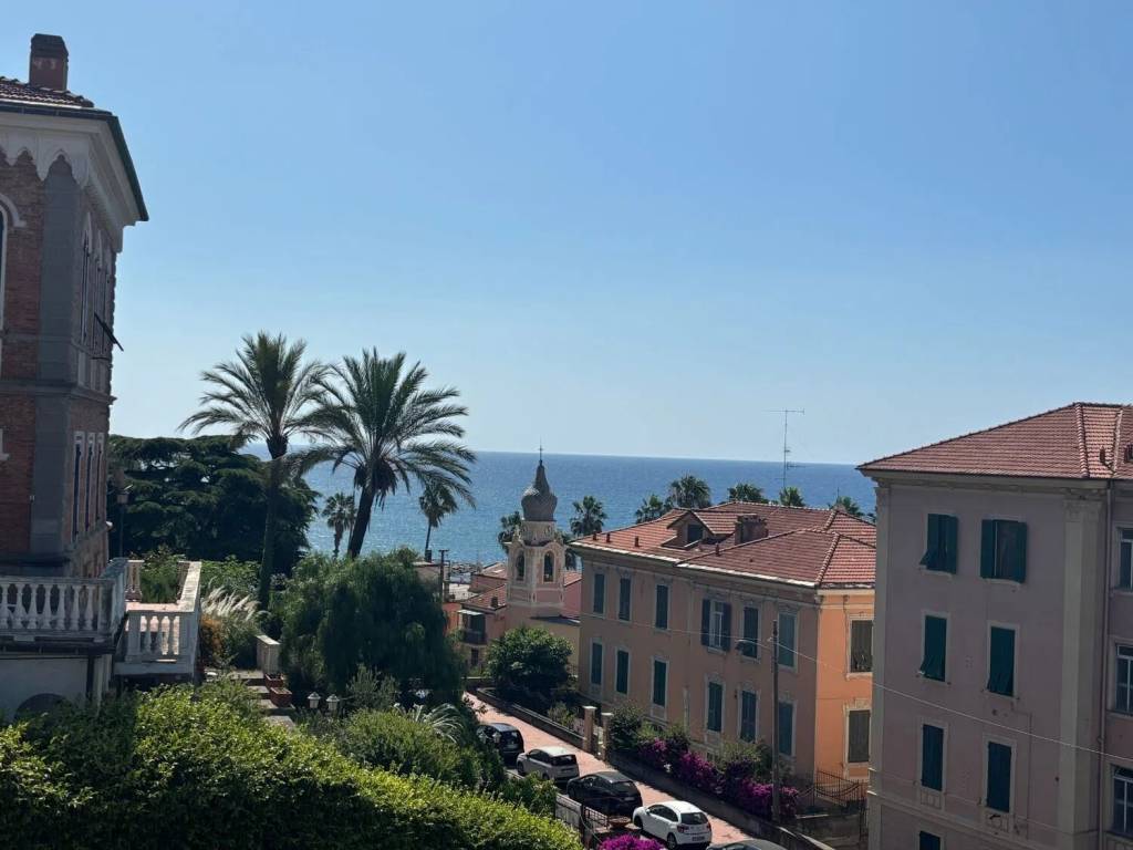 appartamento in vendita ad Imperia in zona Oneglia