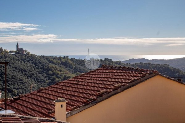 quadrivano in vendita ad Imperia in zona Montegrazie