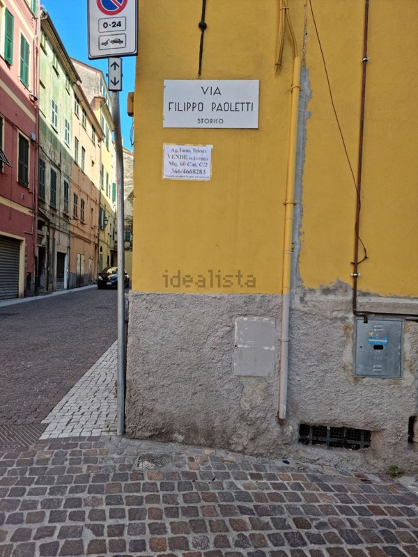 locale commerciale in vendita ad Imperia in zona Porto Maurizio