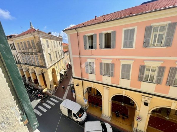 appartamento in vendita ad Imperia in zona Oneglia