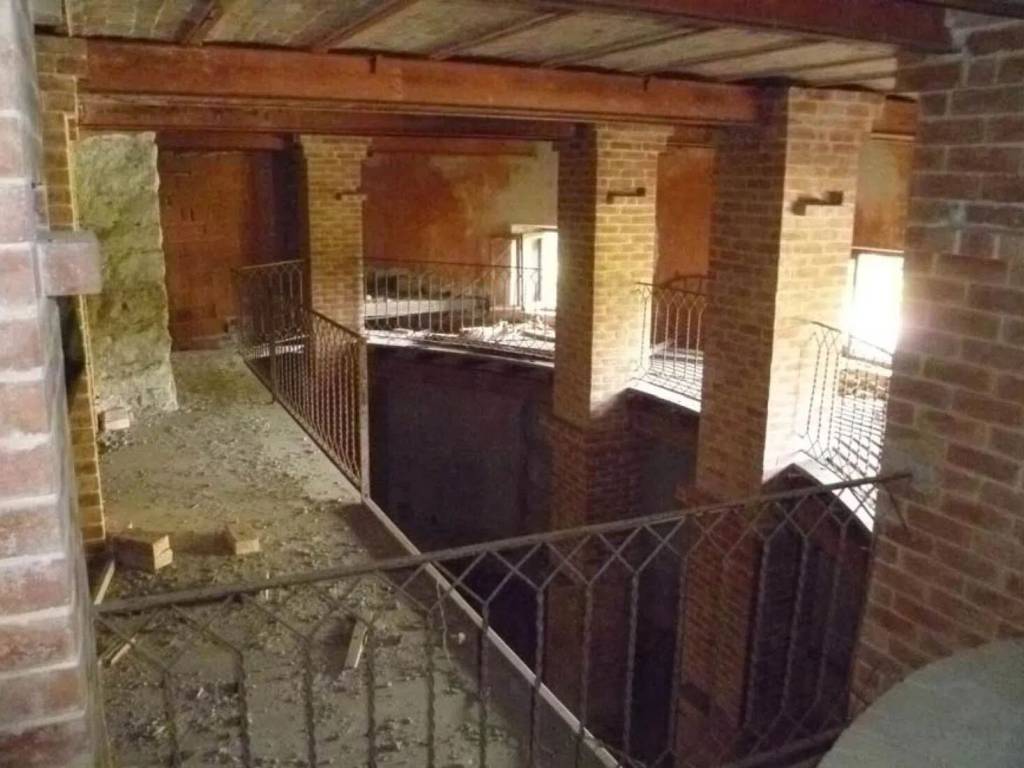 negozio in vendita ad Imperia in zona Torrazza / Clavi