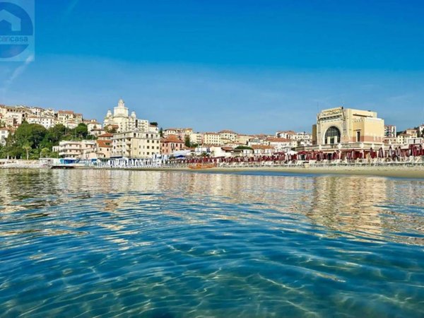 appartamento in vendita ad Imperia in zona Porto Maurizio