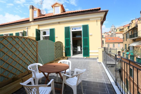 appartamento in vendita ad Imperia in zona Porto Maurizio