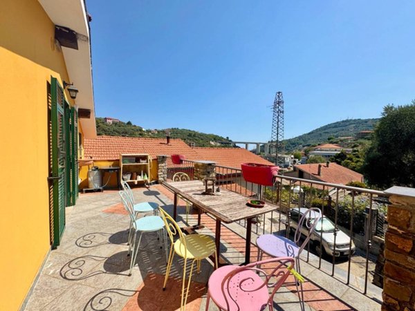 appartamento in vendita ad Imperia in zona Oneglia