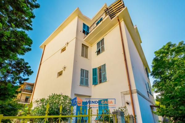 appartamento in vendita ad Imperia in zona Porto Maurizio