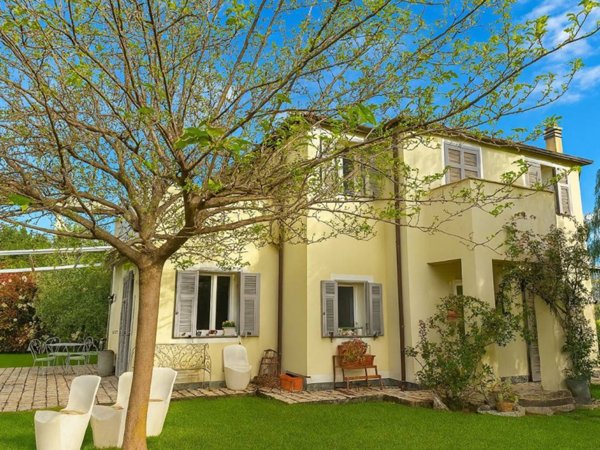 casa indipendente in vendita ad Imperia in zona Torrazza / Clavi