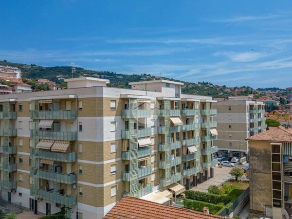 appartamento in vendita ad Imperia