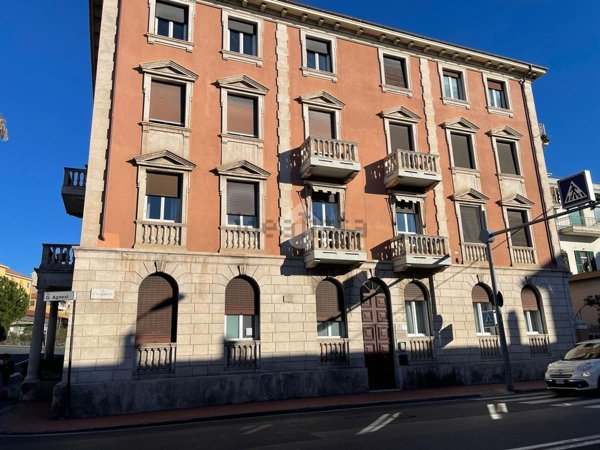negozio in vendita ad Imperia