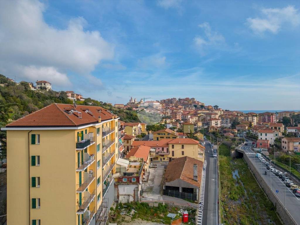 appartamento in vendita ad Imperia in zona Porto Maurizio