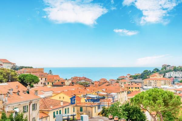 appartamento in vendita ad Imperia in zona Porto Maurizio