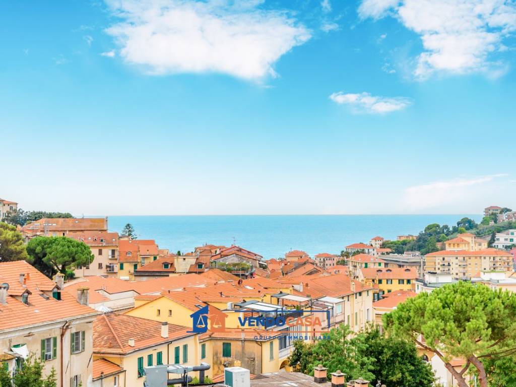 appartamento in vendita ad Imperia in zona Porto Maurizio