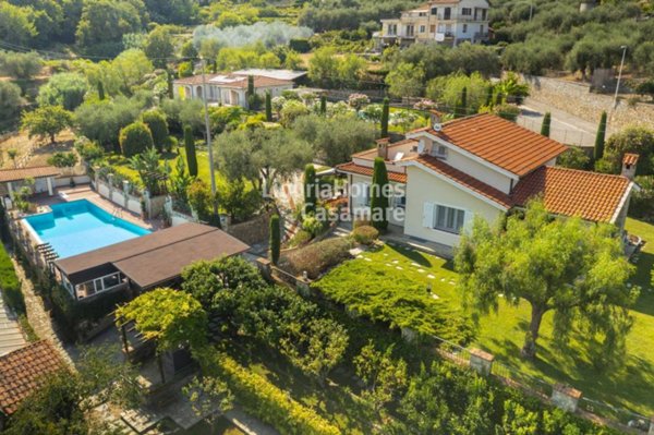 casa indipendente in vendita ad Imperia in zona Torrazza / Clavi