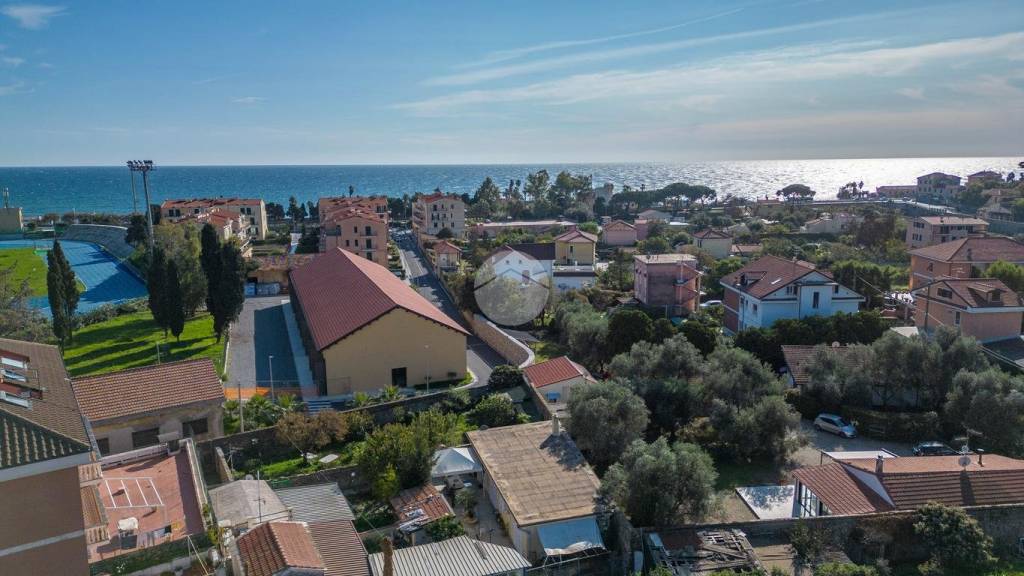 casa indipendente in vendita ad Imperia in zona Porto Maurizio
