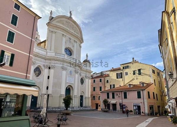 appartamento in vendita ad Imperia in zona Oneglia