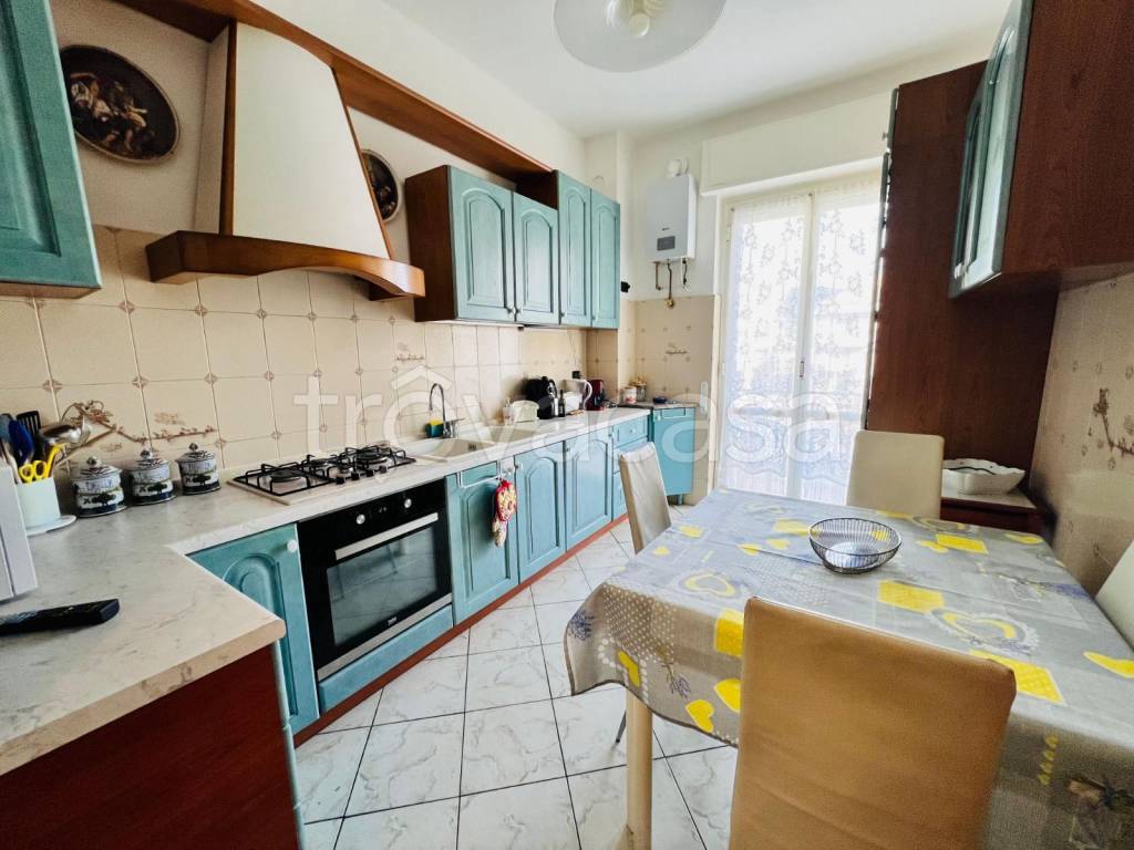 appartamento in vendita ad Imperia in zona Porto Maurizio