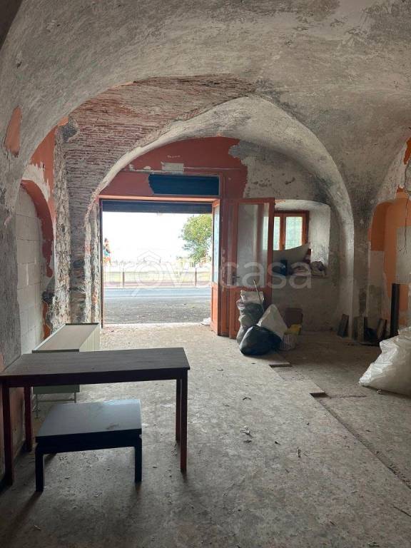 negozio in vendita ad Imperia in zona Porto Maurizio