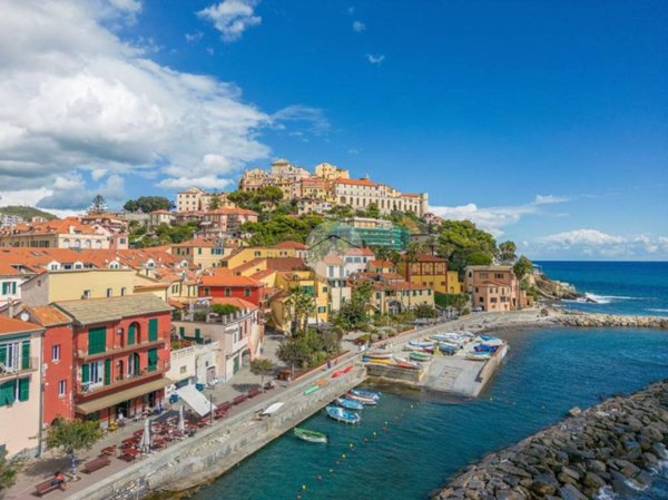 appartamento in vendita ad Imperia in zona Porto Maurizio