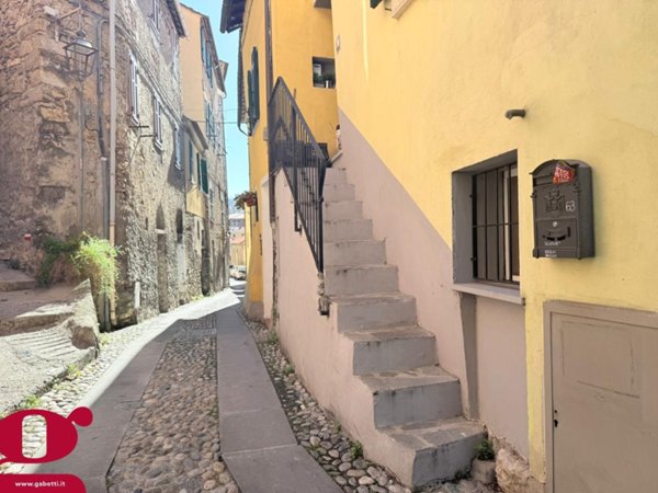 appartamento in vendita ad Imperia in zona Porto Maurizio