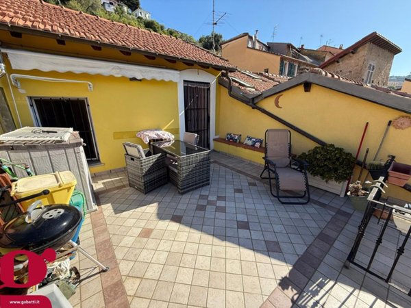 appartamento in vendita ad Imperia in zona Porto Maurizio