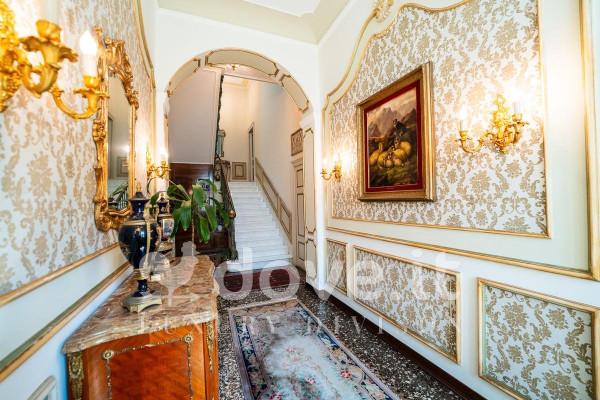casa indipendente in vendita ad Imperia in zona Porto Maurizio