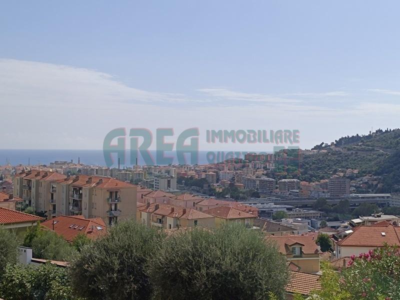 appartamento in vendita ad Imperia in zona Oneglia