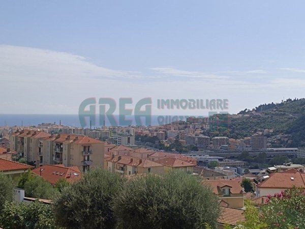 appartamento in vendita ad Imperia in zona Oneglia