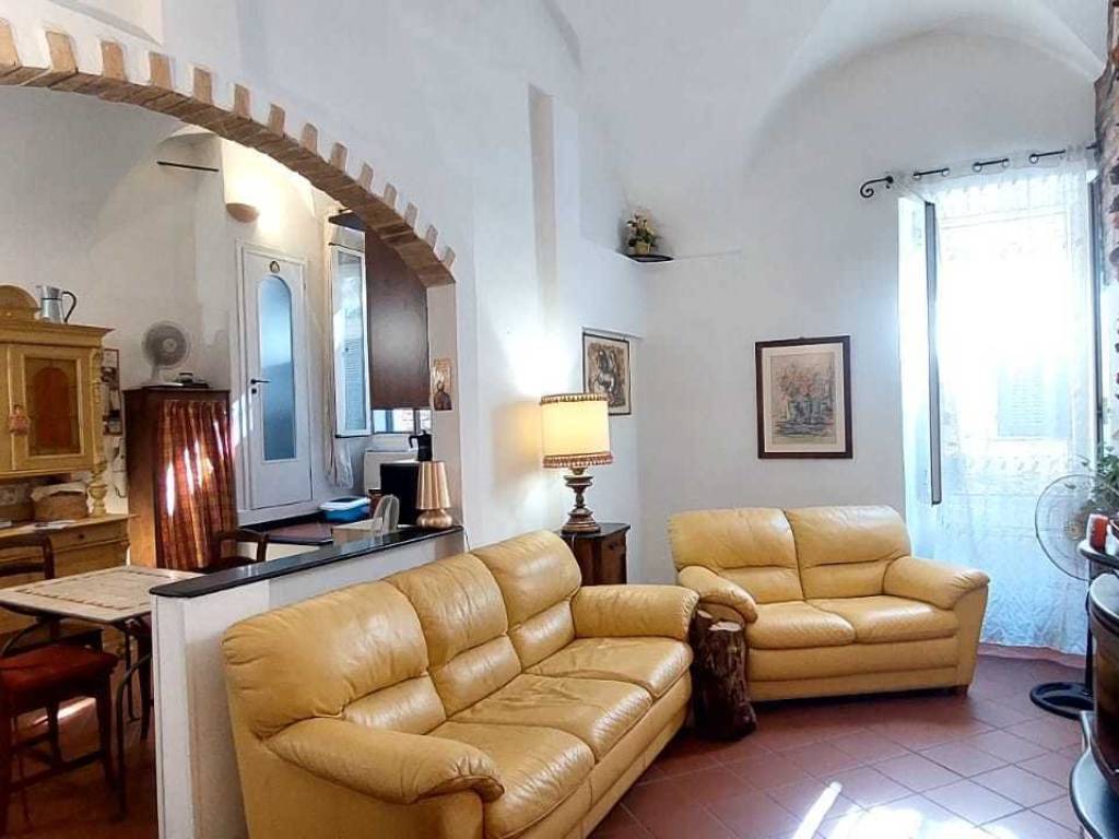appartamento in vendita ad Imperia in zona Torrazza / Clavi