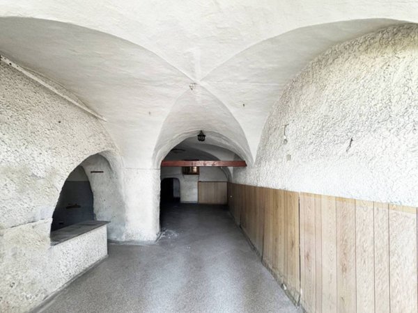negozio in vendita ad Imperia in zona Porto Maurizio