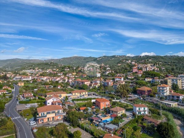 appartamento in vendita ad Imperia