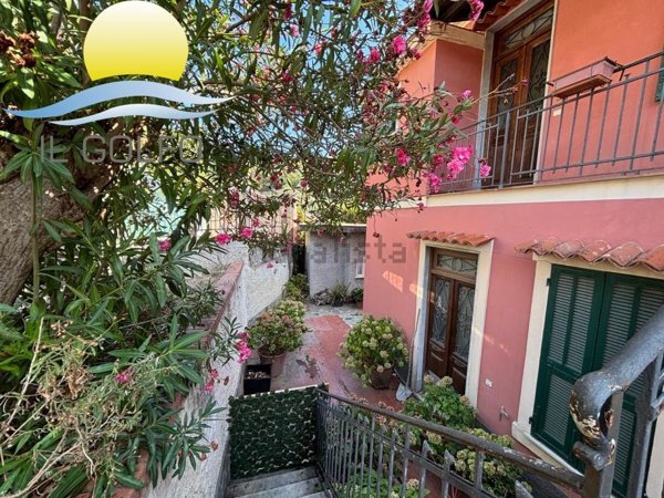 appartamento in vendita ad Imperia in zona Porto Maurizio