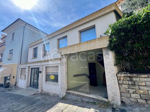 appartamento in vendita ad Imperia in zona Oneglia