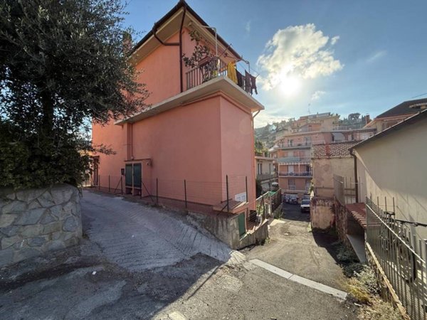 appartamento in vendita ad Imperia in zona Oneglia