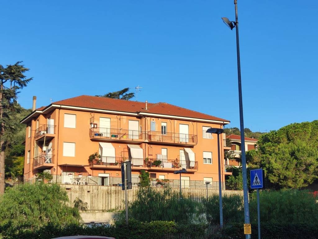 appartamento in vendita ad Imperia in zona Porto Maurizio