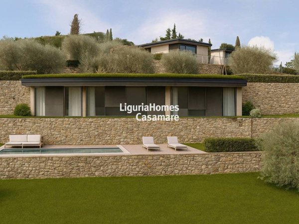 casa indipendente in vendita ad Imperia in zona Porto Maurizio