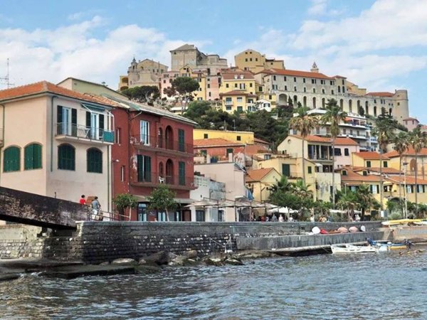 appartamento in vendita ad Imperia in zona Porto Maurizio