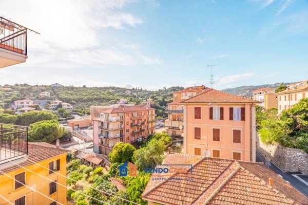 appartamento in vendita ad Imperia in zona Porto Maurizio