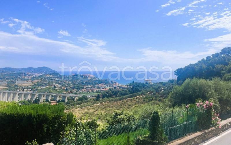 casa indipendente in vendita ad Imperia in zona Poggi