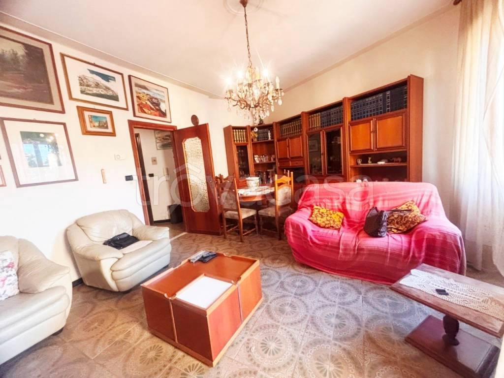 appartamento in vendita ad Imperia in zona Porto Maurizio