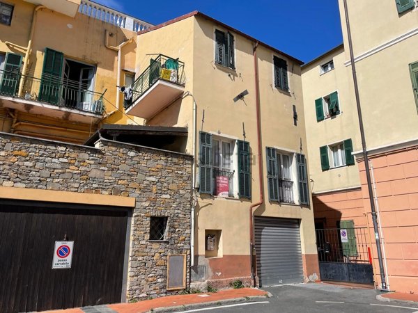 locale di sgombero in vendita ad Imperia in zona Oneglia