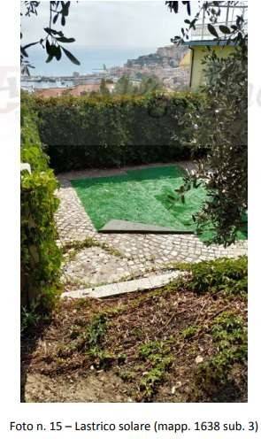 casa indipendente in vendita ad Imperia in zona Porto Maurizio
