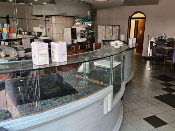 negozio in vendita ad Imperia in zona Oneglia