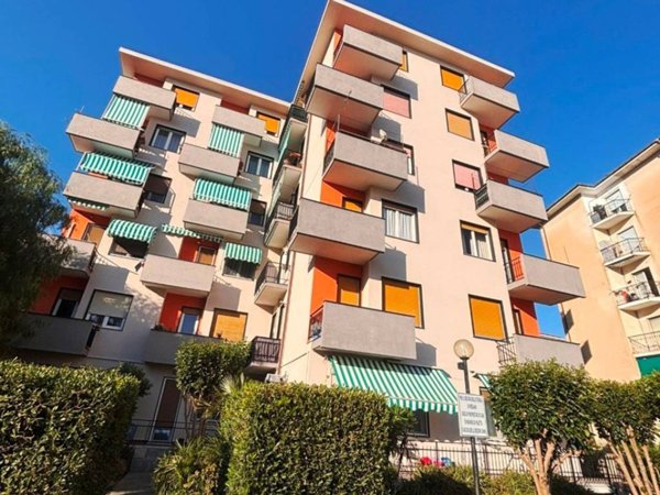 appartamento in vendita ad Imperia in zona Oneglia