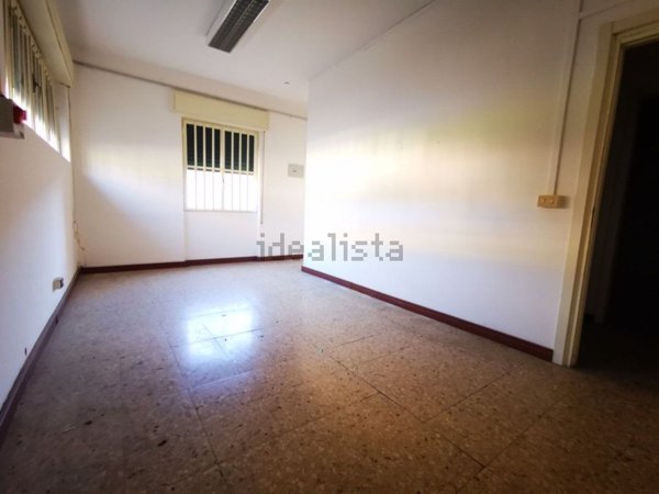 locale di sgombero in vendita ad Imperia