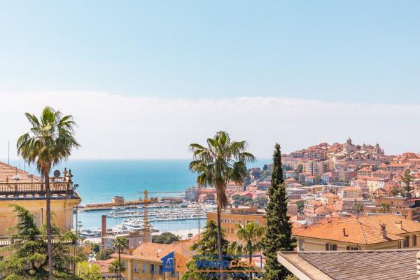 appartamento in vendita ad Imperia in zona Porto Maurizio