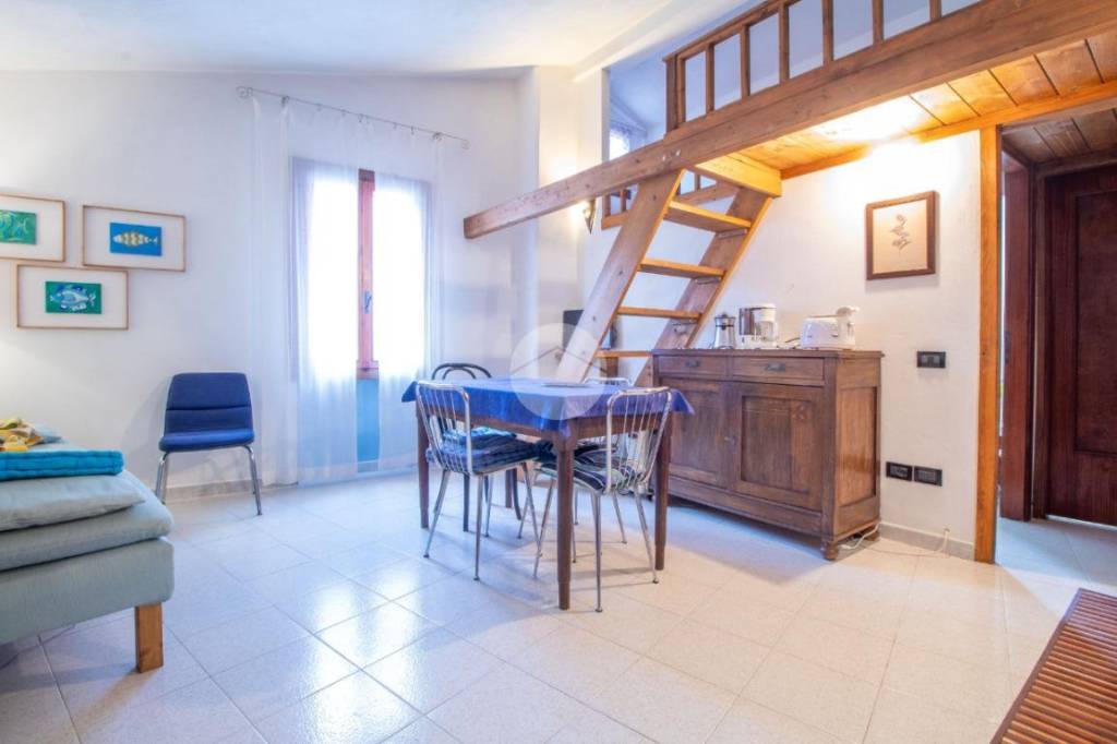 casa indipendente in vendita ad Imperia in zona Sant'Agata